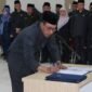 Bupati Sukabumi, H. Marwan Hamami, resmi melantik dan mengambil sumpah jabatan 100 pejabat administrator dan pengawas di lingkungan Pemerintah Kabupaten Sukabumi.