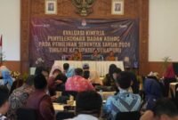 KPU Kabupaten Sukabumi menggelar evaluasi kinerja badan adhoc Pemilukada Serentak 2024 di Pangrango Resort. Kegiatan yang berlangsung selama dua hari ini bertujuan untuk menilai efektivitas pelaksanaan tahapan pemilu serta tingkat partisipasi masyarakat.