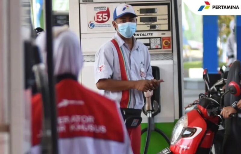 Pemerintah kembali salurkan BLT BBM senilai Rp600.000 untuk masyarakat, pastikan dokumen Anda lengkap sebelum mencairkan bantuan. | Foto: instagram.com/@pertamina