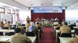 Sekda Kabupaten Sukabumi, Ade Suryaman, bersama Kepala Baperlitbangda, Aep Majmudin, membuka Rapat Koordinasi Pembangunan Kawasan CPUGGp 2025.