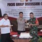 Polres Sukabumi menggelar Focus Grup Discussion (FGD) di GISBH, Cikakak, untuk memperkuat sinergi dengan dunia pendidikan dalam menangani kenakalan remaja dan menciptakan Harkamtibmas yang kondusif.