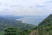 Pantai Cikembang, surga tersembunyi di Sukabumi yang menawarkan keindahan alami dan ketenangan. 