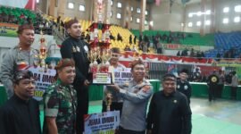 Festival Pencak Silat Kapolres Sukabumi Cup I 2025 resmi ditutup! Acara penuh semangat ini dihadiri oleh berbagai pejabat daerah dan tokoh pencak silat.