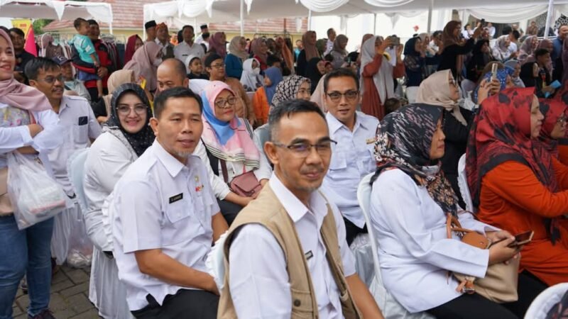 Bupati Sukabumi H. Asep Japar resmi membuka Bazar Ramadhan 1446 H di Kecamatan Sukalarang! Acara ini menjadi wadah bagi UMKM lokal untuk mempromosikan produknya sekaligus memberikan akses barang kebutuhan dengan harga terjangkau bagi masyarakat.