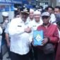 Bupati Sukabumi, H. Asep Japar bersama Wakil Bupati H. Andreas meninjau langsung pelaksanaan program pemutihan pajak kendaraan bermotor di Samsat Palabuhanratu.