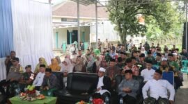 Wakil Bupati Sukabumi, H. Andreas, menghadiri Halal Bihalal Ulama dan Umaro Kecamatan Cidahu, menekankan pentingnya pengelolaan sampah dan penataan bantaran sungai sebagai langkah strategis mencegah bencana