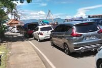 Lonjakan kendaraan hingga 16 ribu unit masuk ke Sukabumi jelang akhir pekan libur panjang. Satlantas Polres Sukabumi siaga penuh dengan rekayasa lalu lintas dan sistem satu arah demi menjaga kelancaran arus menuju destinasi wisata favorit seperti Palabuhanratu dan Cisolok.