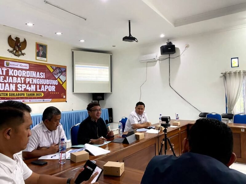 Diskominfo Kabupaten Sukabumi gelar rapat koordinasi PPID dan Pejabat Penghubung SP4N Lapor, perkuat sinergi antarperangkat daerah dalam mewujudkan pelayanan informasi publik yang cepat, tepat, dan transparan di era digital.