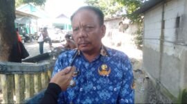 Lurah Palabuhanratu, Yadi Supriadi, meninjau langsung proyek normalisasi Sungai Ciranca Rancabungur yang dikerjakan oleh Dinas PSDA Provinsi Jawa Barat.