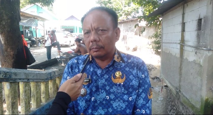 Lurah Palabuhanratu, Yadi Supriadi, meninjau langsung proyek normalisasi Sungai Ciranca Rancabungur yang dikerjakan oleh Dinas PSDA Provinsi Jawa Barat.