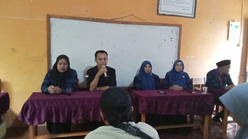 Kebersamaan dan haru menyelimuti momen pelepasan siswa kelas 6 serta kenaikan kelas 1–5 di SDN 5 Pasirbungur.