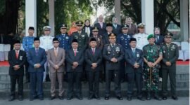 Ketua DPRD Kabupaten Sukabumi, Budi Azhar Muttawali, menghadiri upacara peringatan Hari Lahir Pancasila 2025 di Alun-Alun Palabuhanratu.