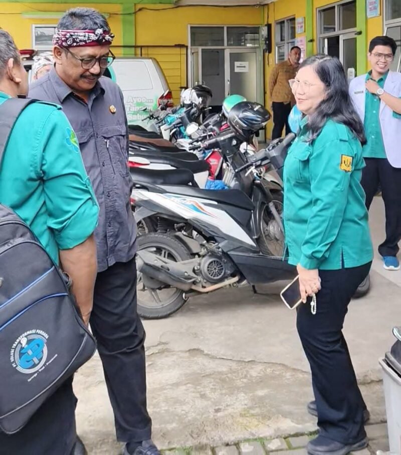 Bupati Sukabumi H. Asep Japar lakukan sidak ke Puskesmas Sukaraja untuk memastikan kualitas layanan kesehatan tetap optimal bagi masyarakat di wilayah padat penduduk.