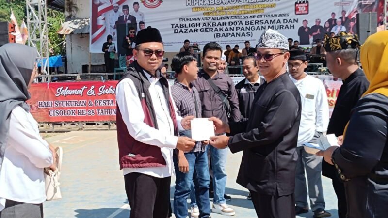 Asda II Fuji Widodo menghadiri puncak Hari Nelayan Cisolok ke-28 di TPI Pajagan.