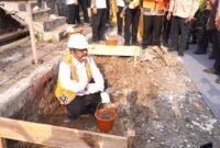 Warga Jampangtengah sambut pembangunan alun-alun dengan penuh semangat.