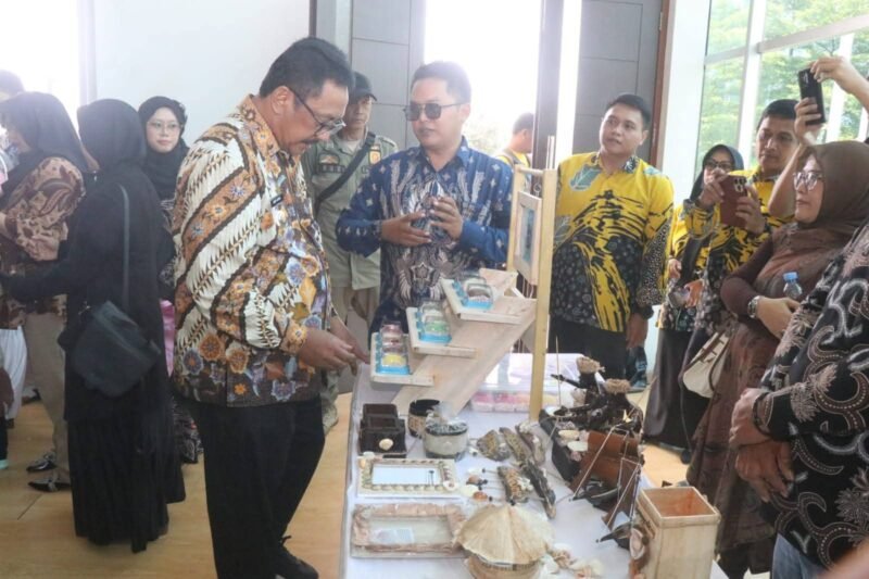 Bupati Sukabumi H. Asep Japar membuka Kick Off Program UMKM Naik Kelas 2025
