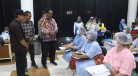 Bupati Sukabumi H. Asep Japar memantau langsung pelayanan KB MOW dan MOP