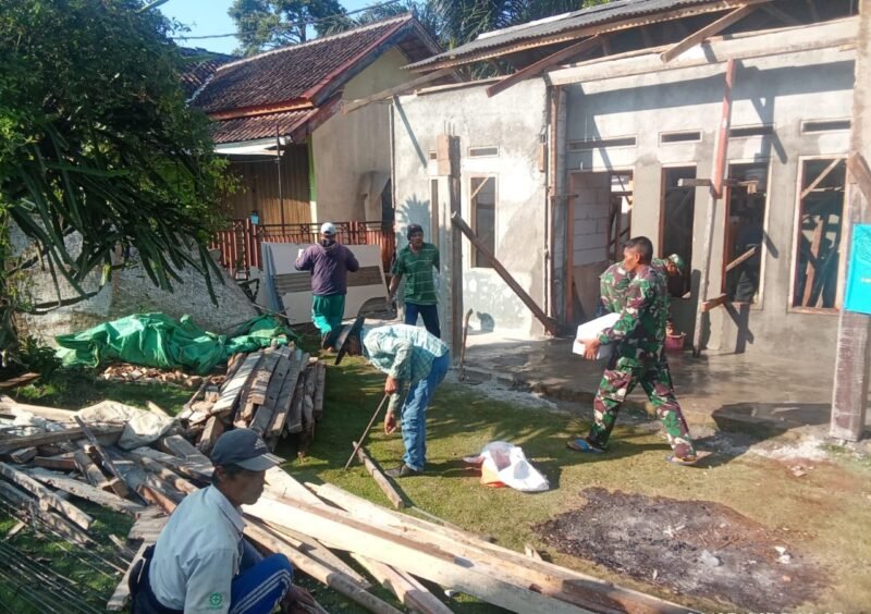 Satgas TMMD Ke-125 bangun rumah warga di Desa Langkapjaya,