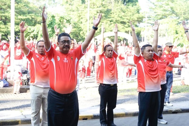 Semarak senam massal di Alun-alun Palabuhanratu meriahkan HUT ke-80 RI