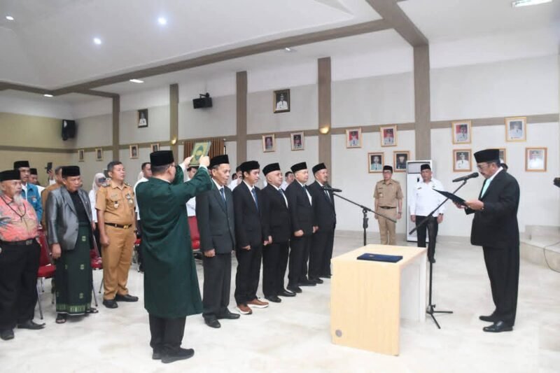 Bupati Sukabumi H. Asep Japar melantik pimpinan Baznas Kabupaten Sukabumi periode 2025–2030