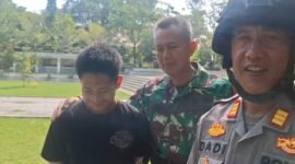 TNI Koramil 2202 Palabuhanratu bersama Polri bergerak cepat membubarkan kerumunan remaja
