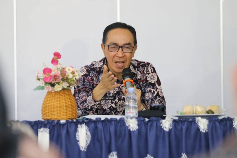 Sekda Sukabumi tekankan pentingnya komitmen bersama dalam percepatan penyaluran KUR untuk memperkuat ekonomi rakyat.