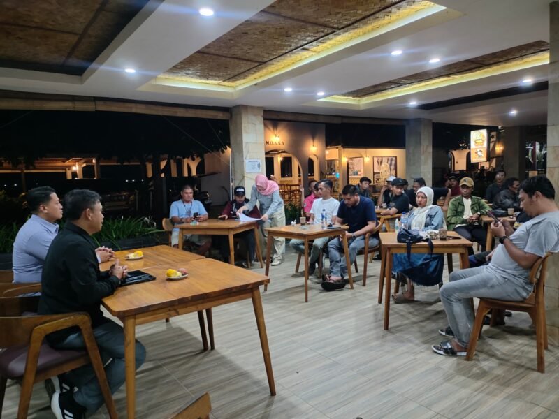 Dinas Pariwisata Kabupaten Sukabumi memperkuat sinergi dengan para pelaku usaha.