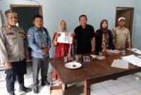 Penyaluran BLT Kemensos di Desa Cirendang berjalan lancar.