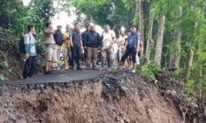Luapan Sungai Citapen Putuskan Jembatan, Pemkab Sukabumi Siapkan Akses Sementara