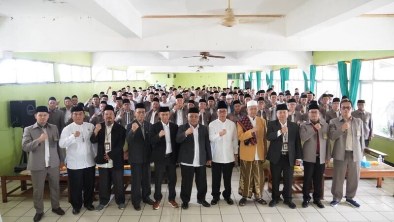 Sekretaris Daerah Kabupaten Sukabumi, H. Ade Suryaman,