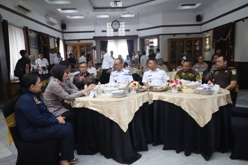 Wakil Bupati Sukabumi menghadiri silaturahmi Forkopimda Kota dan Kabupaten Sukabumi