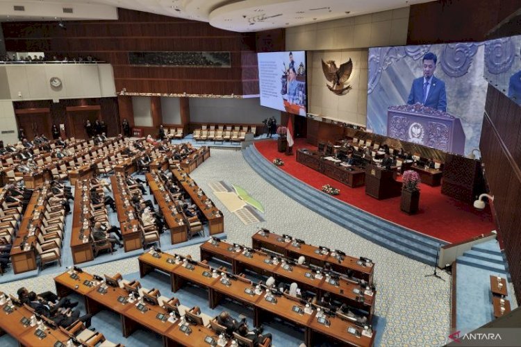 DPR RI menegaskan Polri tetap berada langsung di bawah Presiden