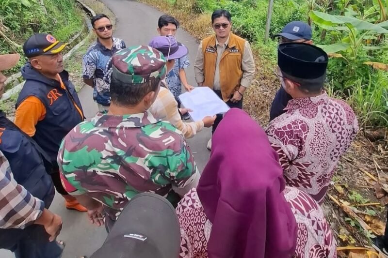Pemerintah Kabupaten Sukabumi melalui Dinas Perumahan dan Kawasan Permukiman.