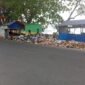 Tumpukan sampah yang meluber di sejumlah TPS kawasan wisata Karang Hawu,