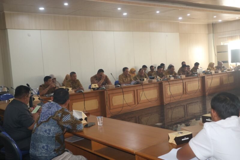 Rapat yang dipimpin Ketua DPRD Kabupaten Sukabumi